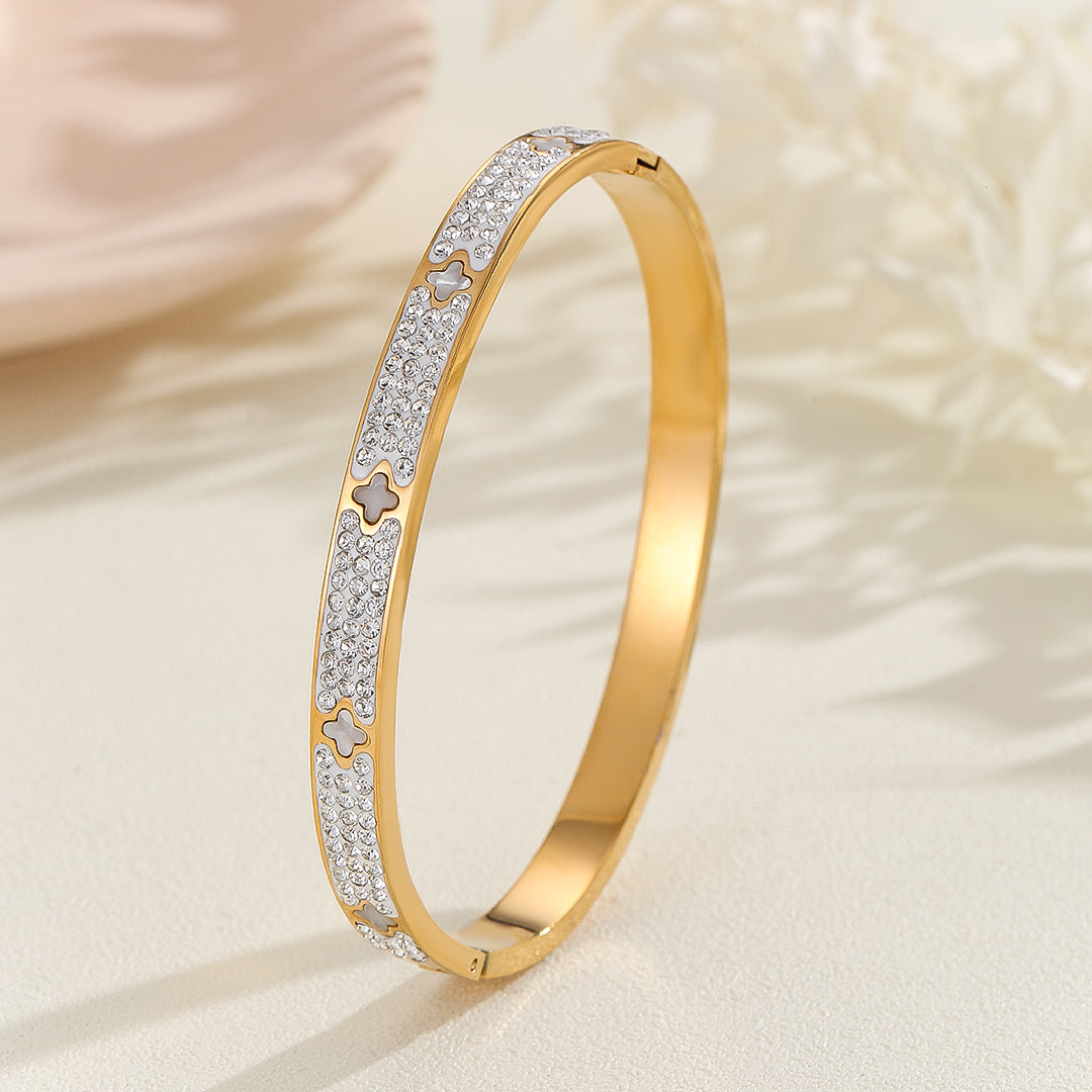 CurrentDealz™ Luxe Luck Gold Bracelet