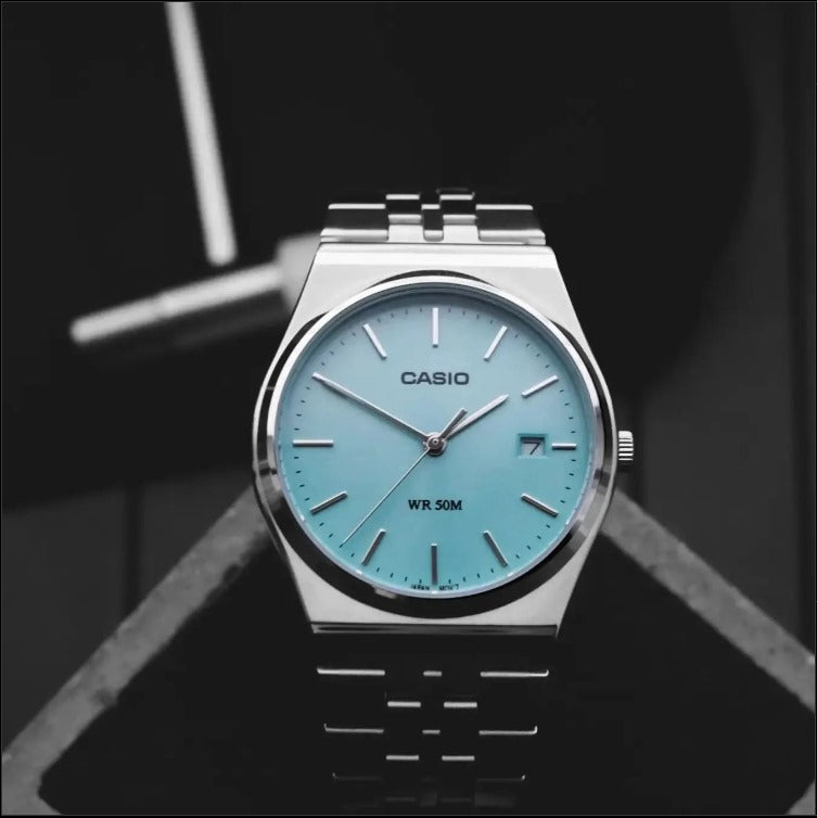 CurrentDealz™ Vintage Casio Watch