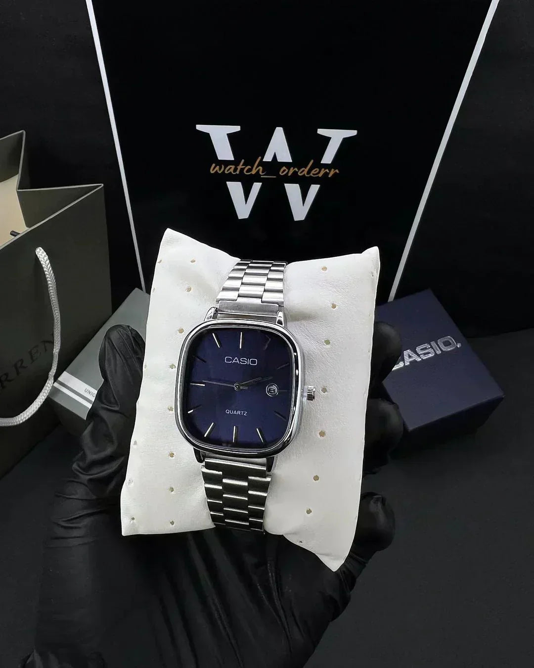 CurrentDealz™ Casio quartz watch